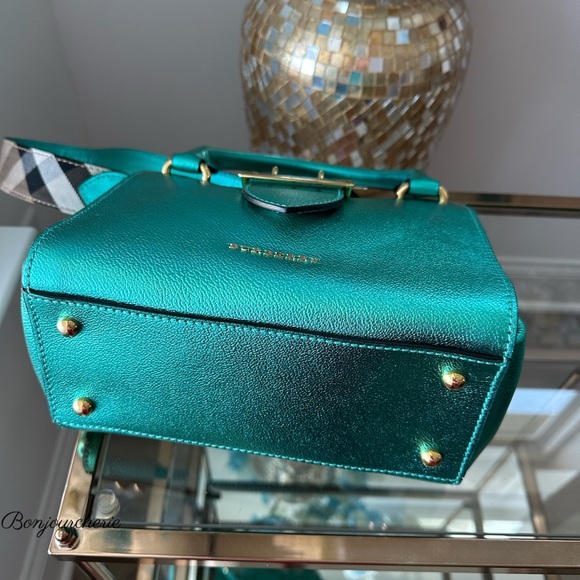 Authentic Burberry Turquoise bag - Picture 6 of 16